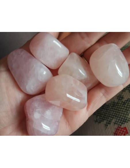 Piedra de cuarzo rosa rodado