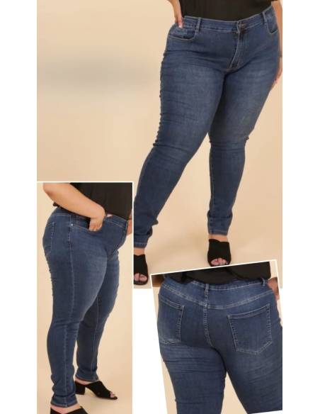 Vaquero de talle medio alto con mucho elástico corte recto.