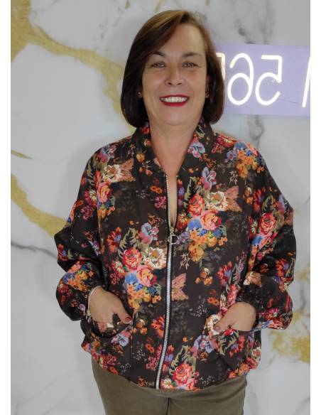 Bomber de tela estampada talla grande